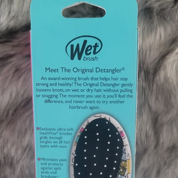 Hello Kitty Wet Brush Detangler - Limited Edition - Picture 5 of 8